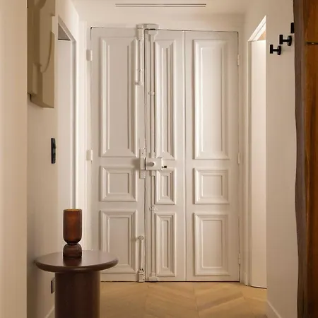 Design A C 3br 8p - Notre Dame Paris