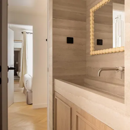 Design A C 3br 8p - Notre Dame Apartment