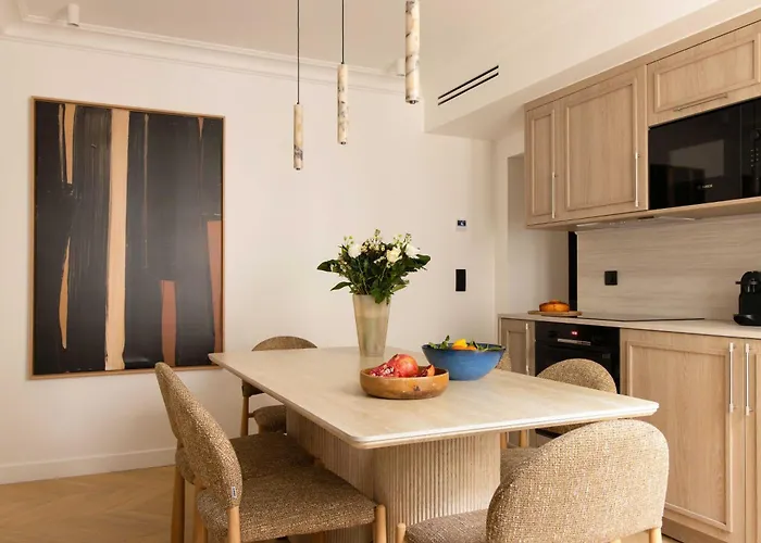 Design A C 3br 8p - Notre Dame Apartment
