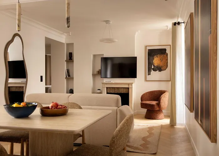 Design A C 3br 8p - Notre Dame Apartment